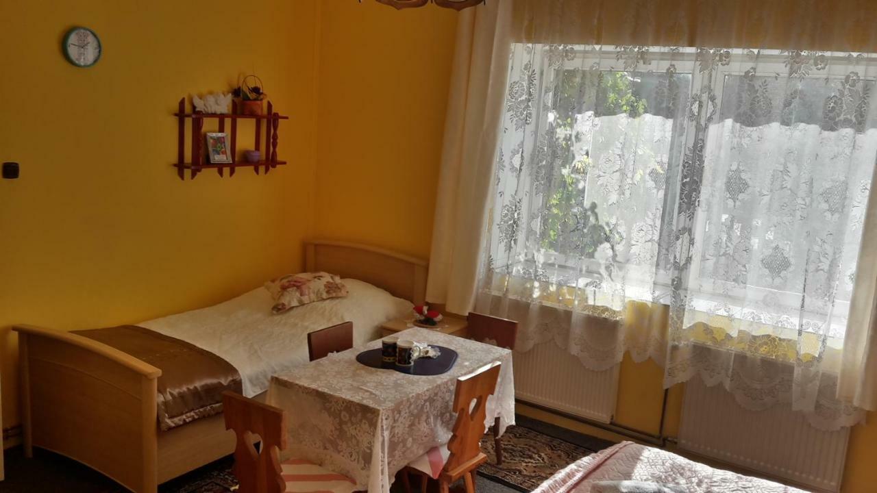 Dom Na Ludowo W Brzeznicy Apartment Brzeznica  Exterior photo